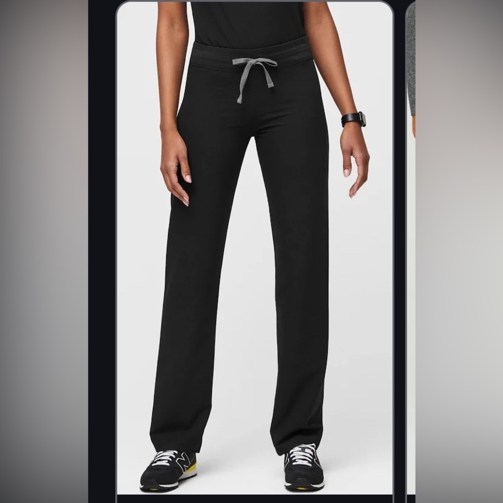 Women’s black Livingston tall M scrub pants never worn